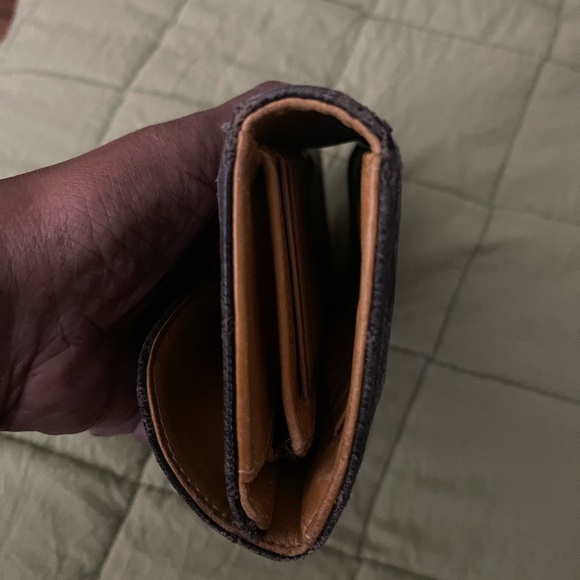 Authentic Louis Vuitton Wallet - Picture 9 of 11
